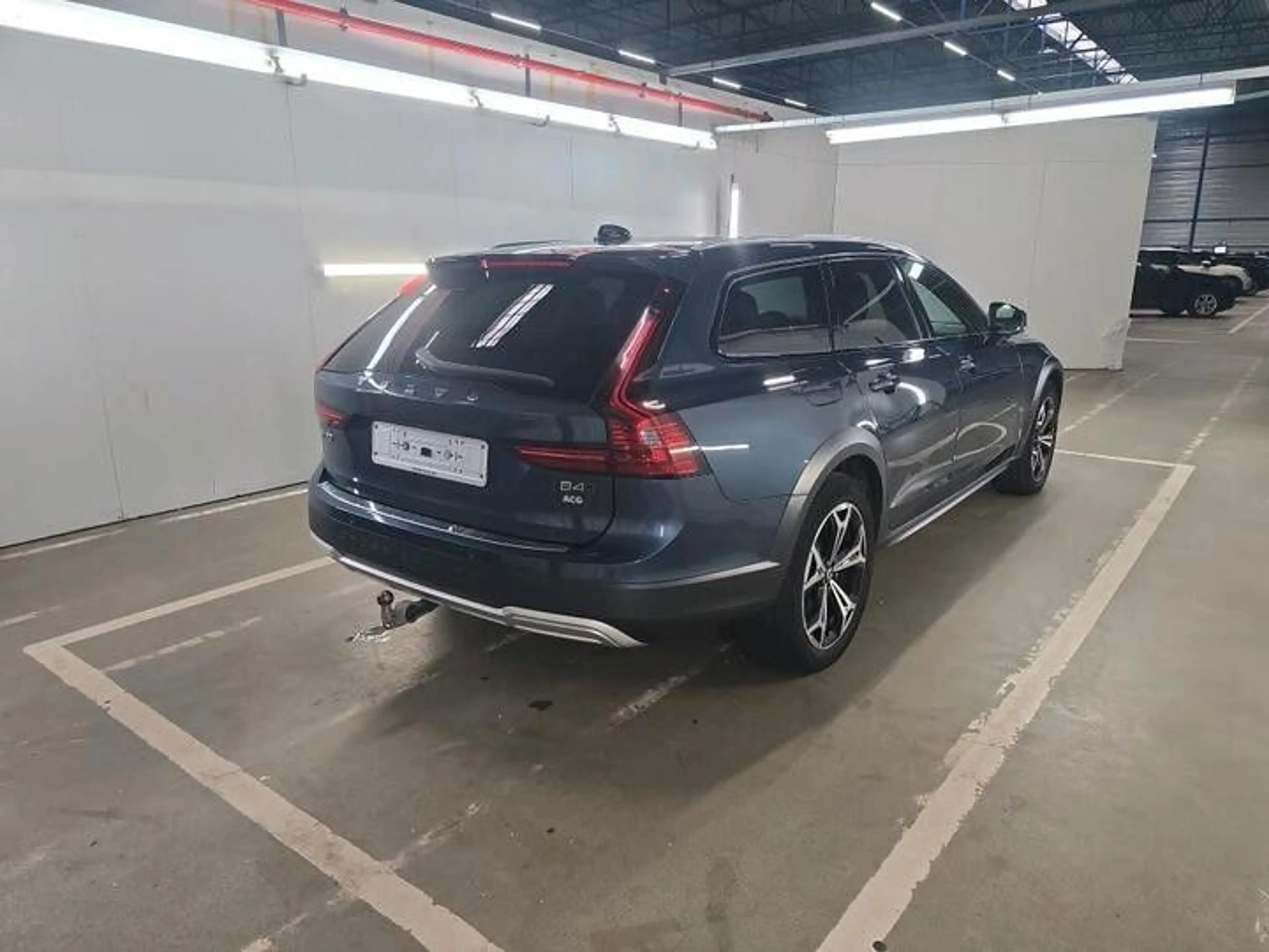Volvo V90 Cross Country Pro*4x4*PANORAMA*LEDER*LED*SHZ — photo 3