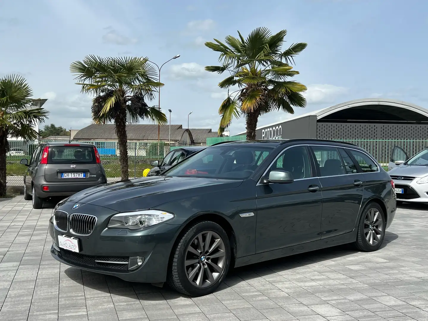 BMW 520 520d Touring Business Grey - 1