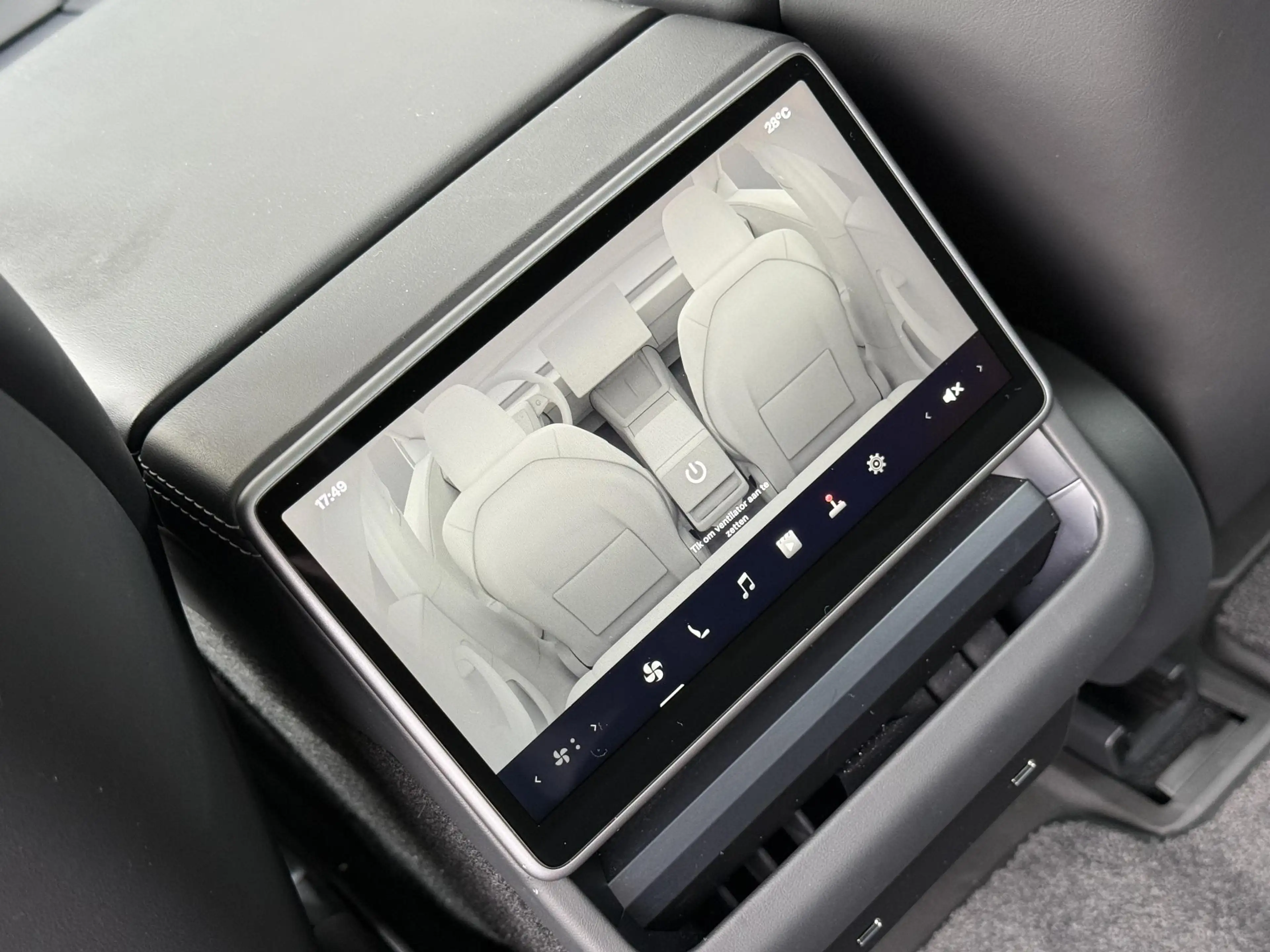 Tesla Model 3 RWD 60 kWh — photo 37