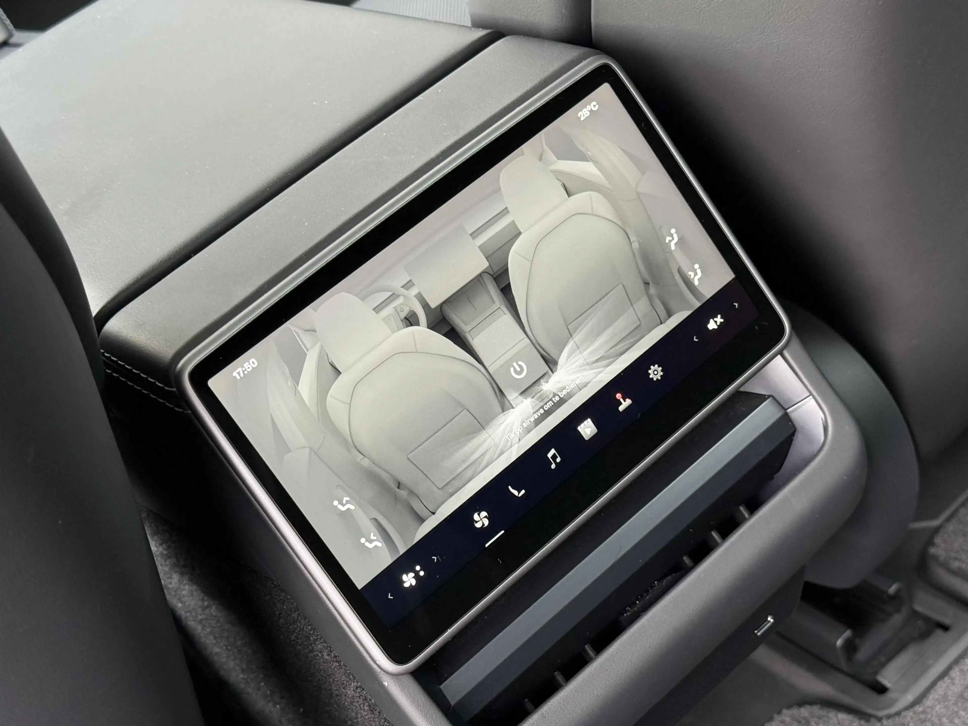 Tesla Model 3 RWD 60 kWh — photo 40