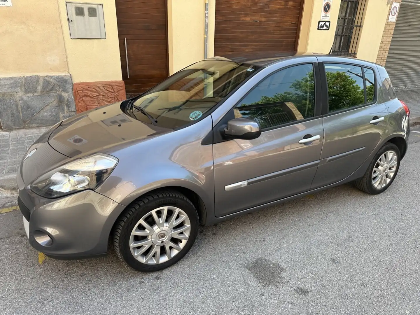 Renault Clio 1.2 TCE Exception Gris - 1