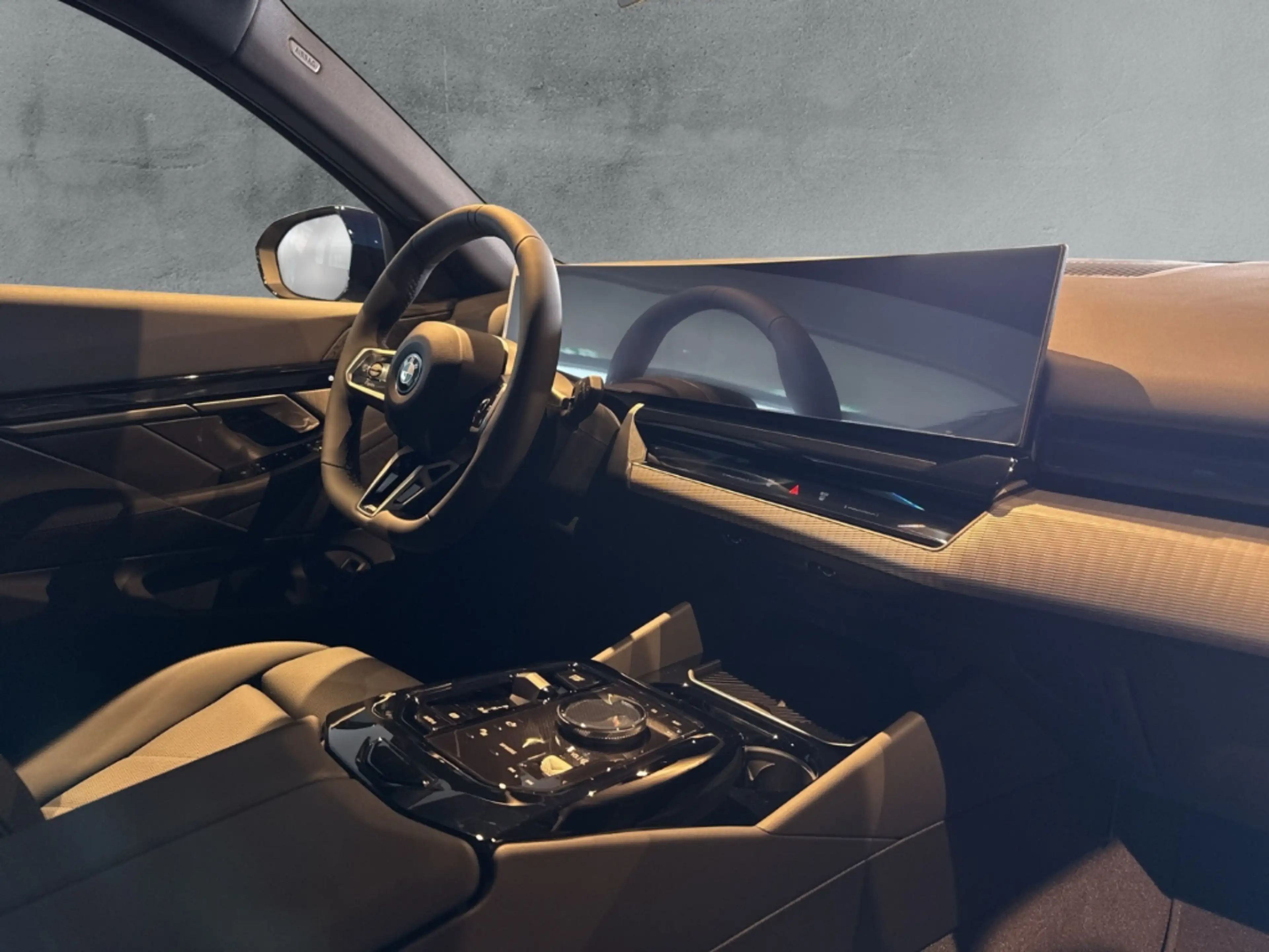 BMW i5 eDrive40 Touring M Sport Pro LMR 20'' Park-Assiste — photo 12