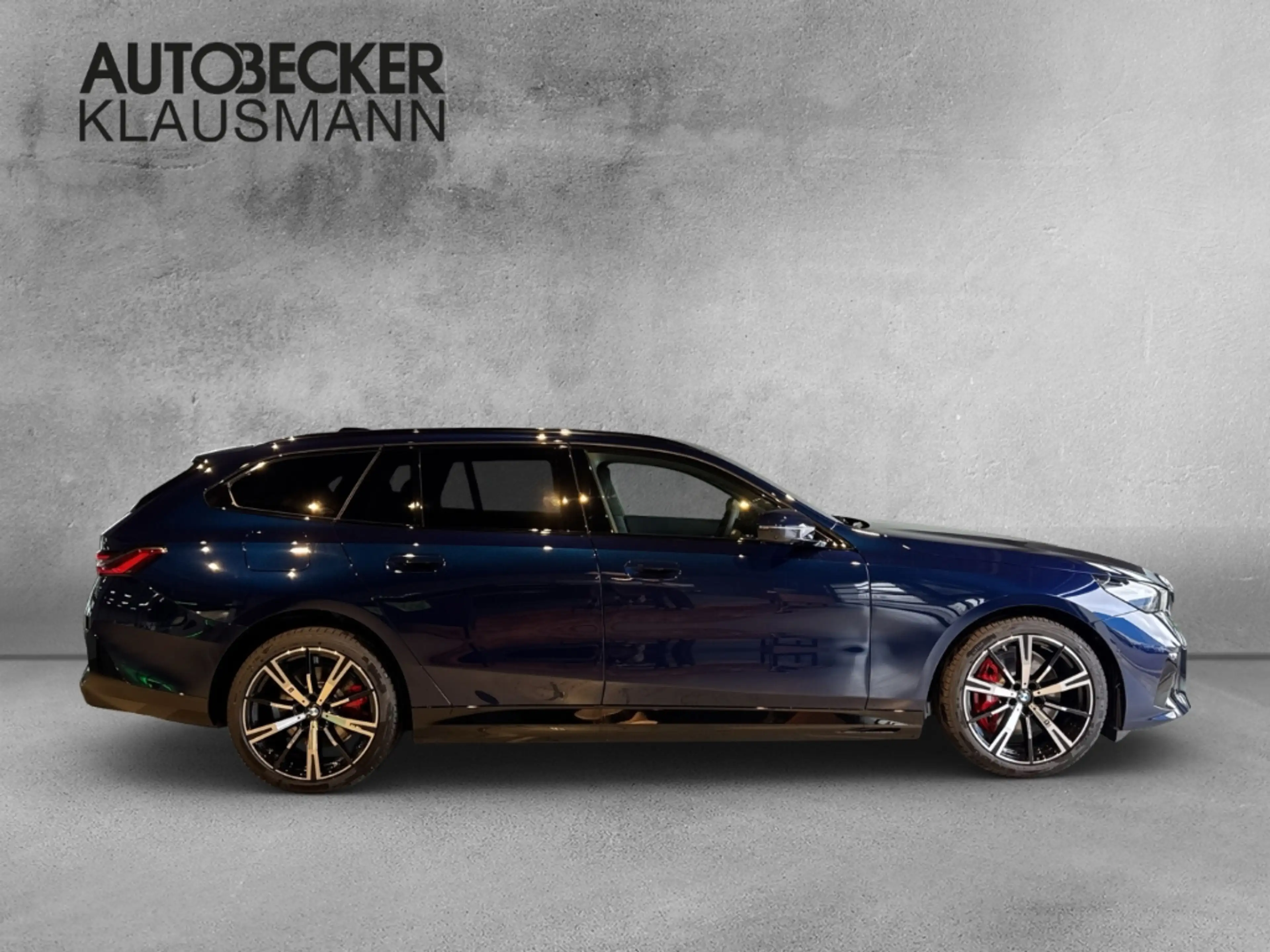 BMW i5 eDrive40 Touring M Sport Pro LMR 20'' Park-Assiste — photo 4