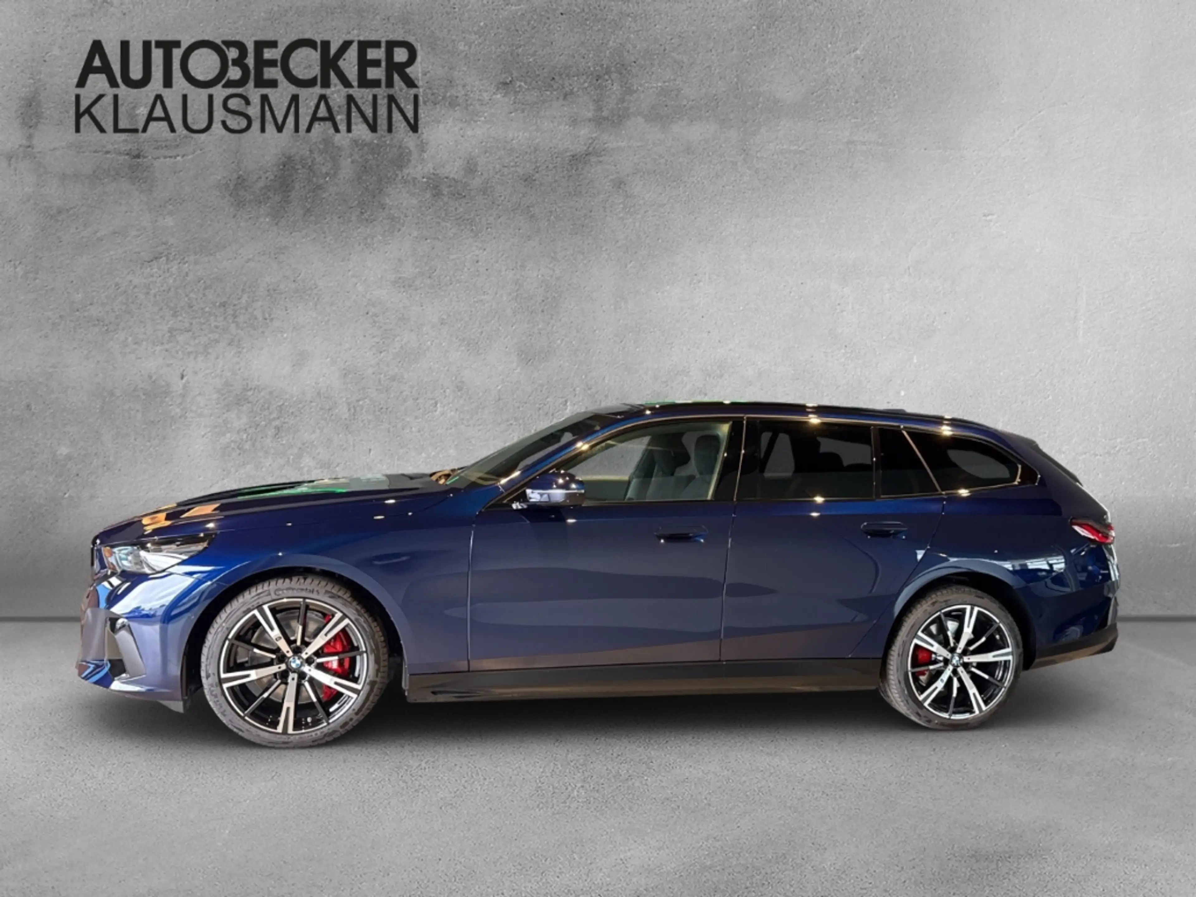 BMW i5 eDrive40 Touring M Sport Pro LMR 20'' Park-Assiste — photo 3