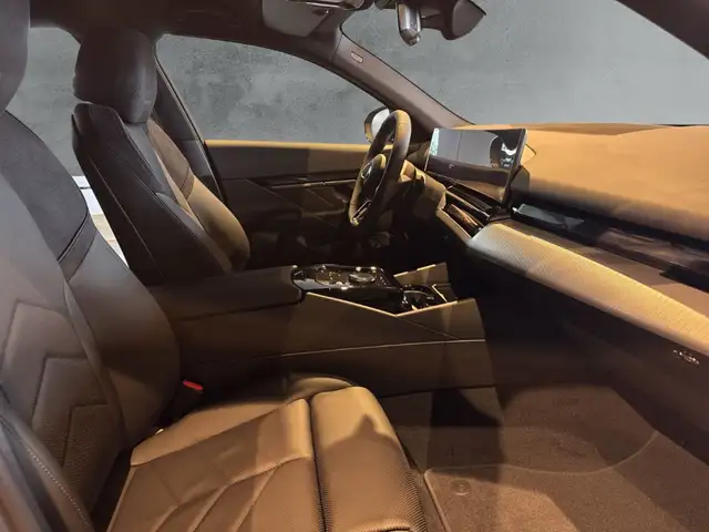 BMW I5 view 11