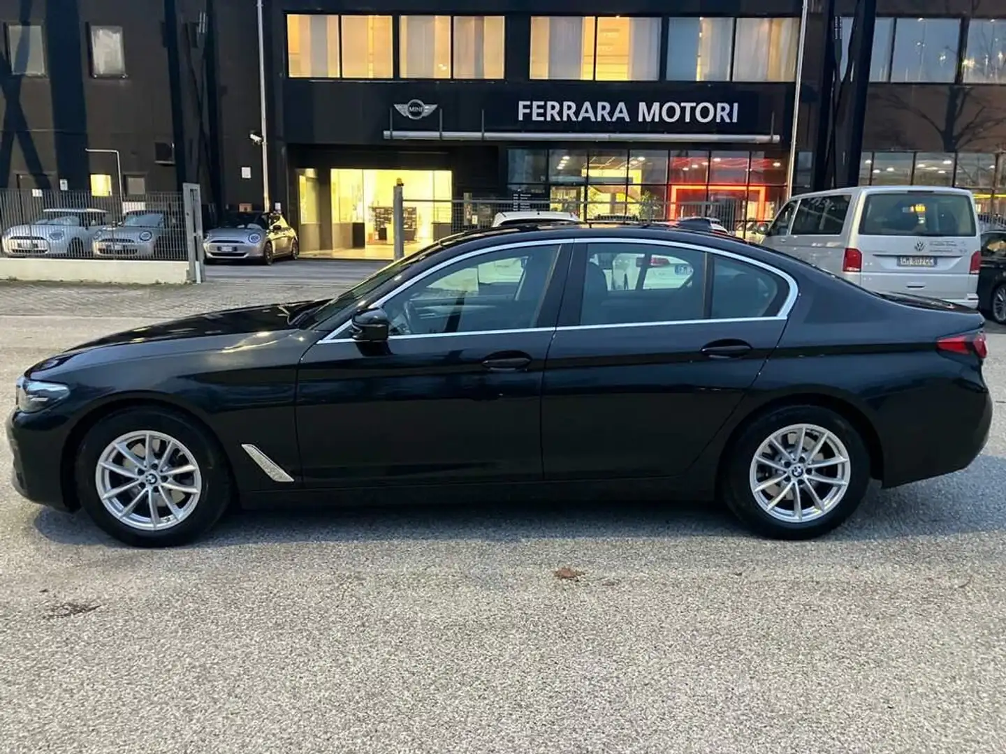 BMW 520 d mhev 48V xdrive Business auto Nero - 2