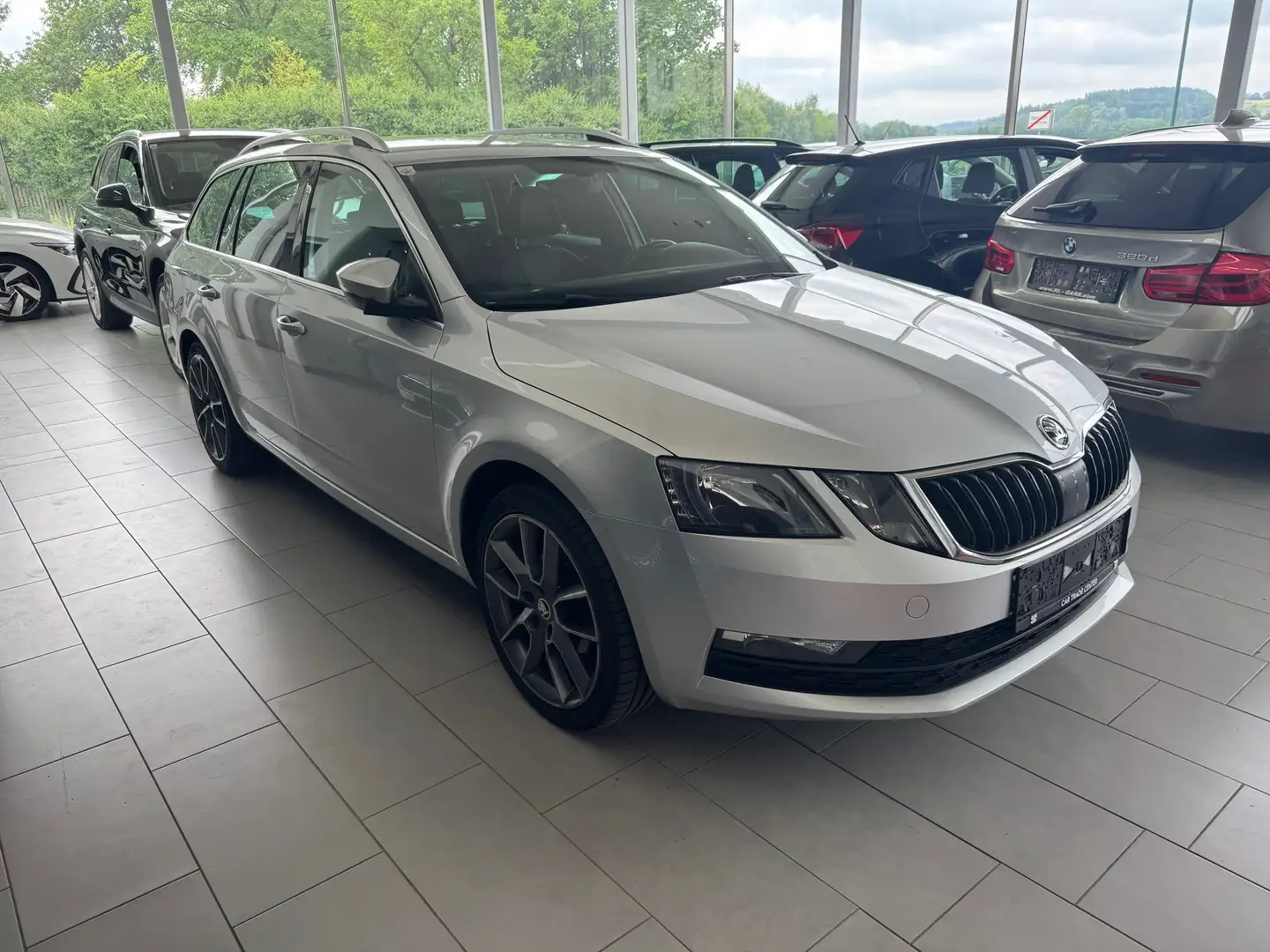 Skoda Octavia Combi 1,6 TDI Ambition DSG Silber - 2