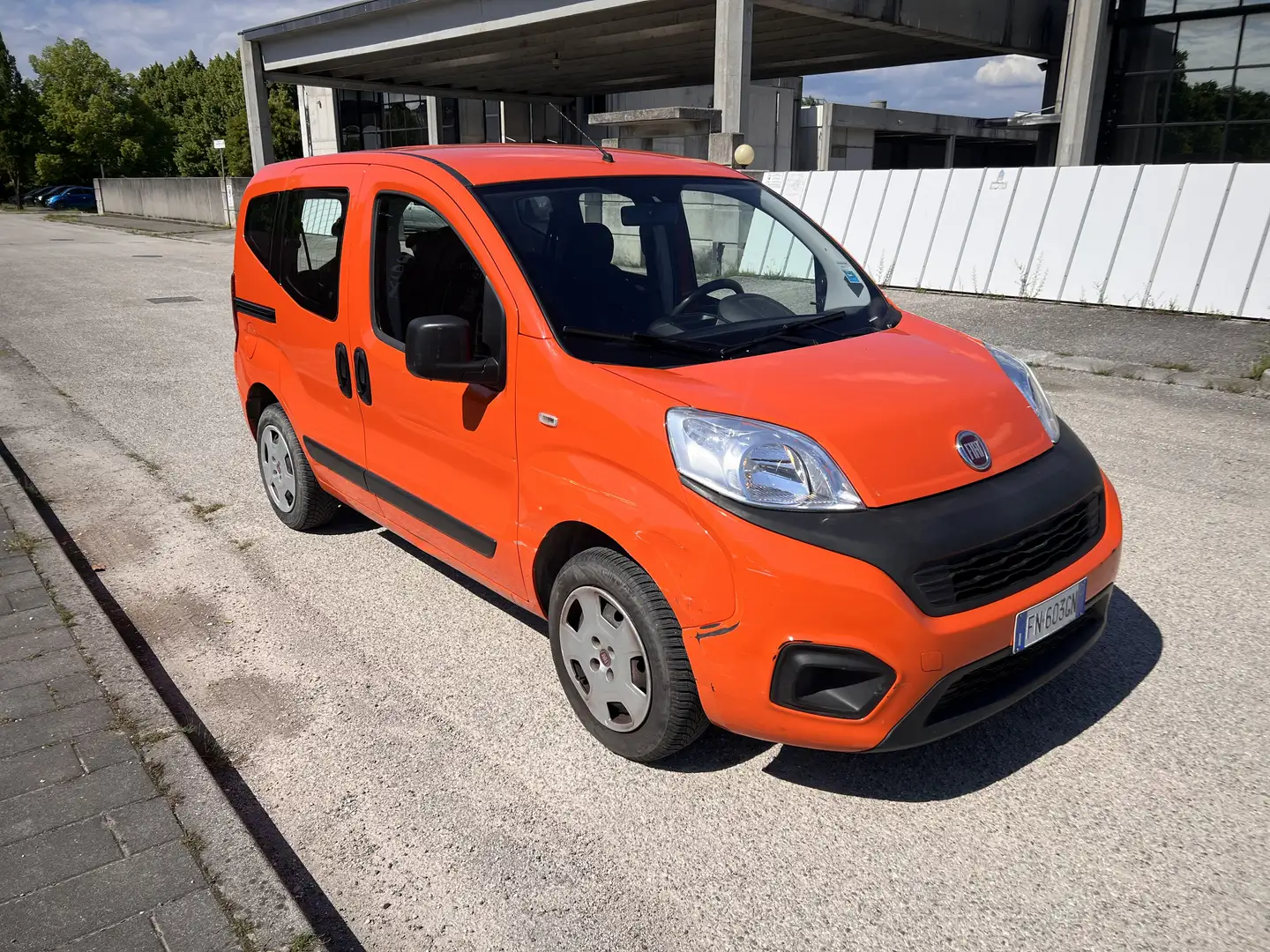 Fiat Qubo Qubo 1.4 8v Lounge 77cv Arancione - 2