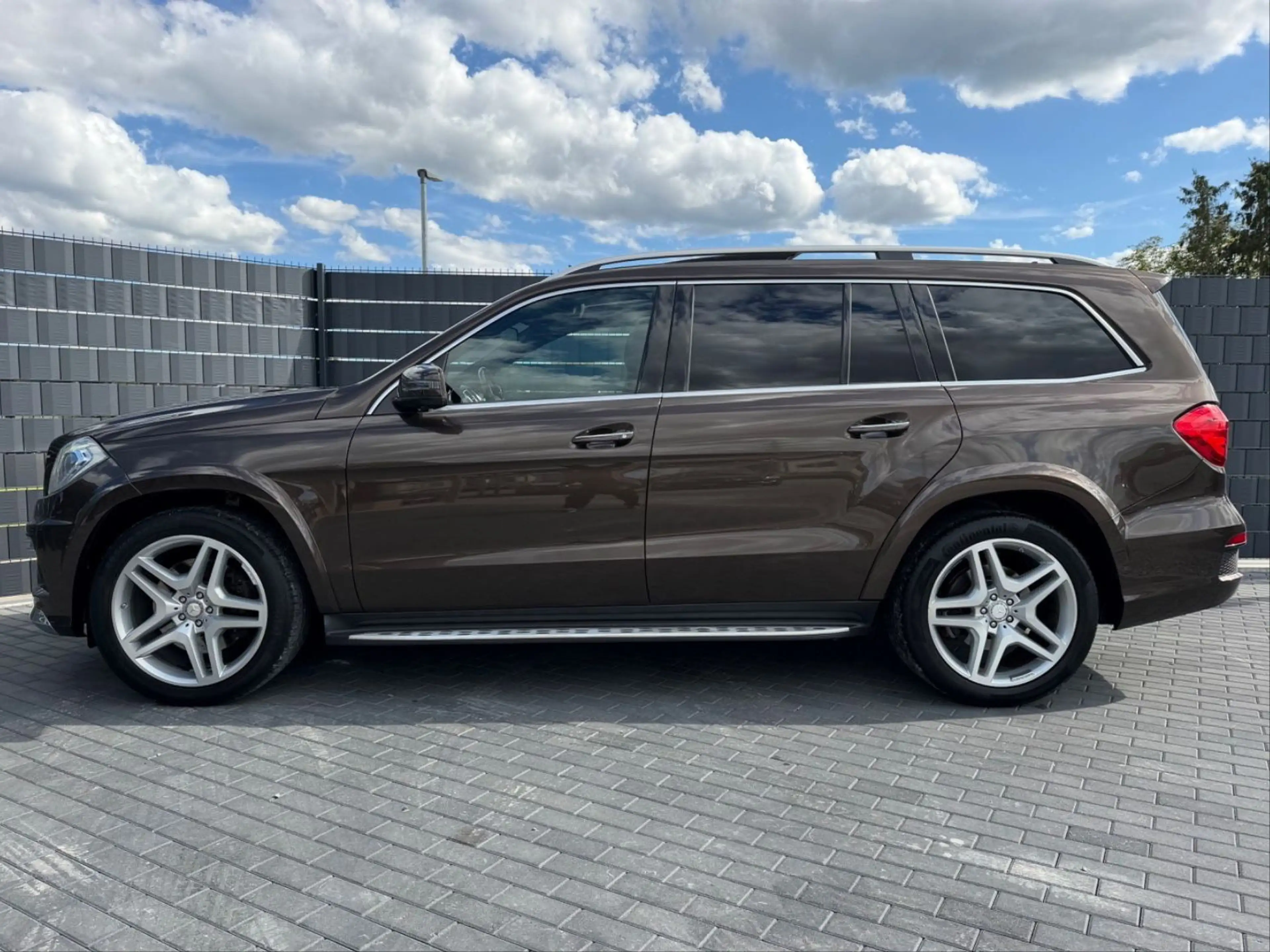 Mercedes-Benz GL 350 BlueTEC 4M*AMG*PANO*STHZ*360*KEY*7-SITZ* — photo 9
