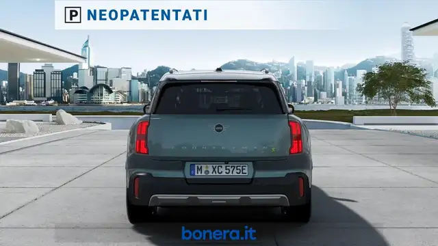 MINI Countryman view 3