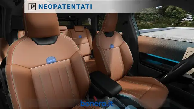 MINI Countryman view 4