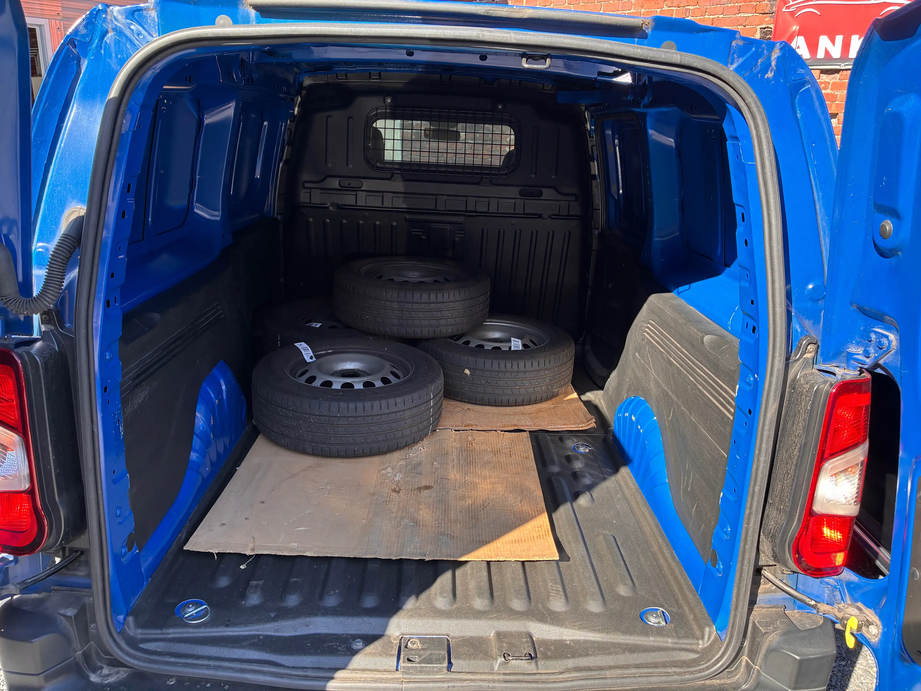 Opel Combo Combo 1.5 D Cargo 1.5 D EHZ Autm. — photo 13