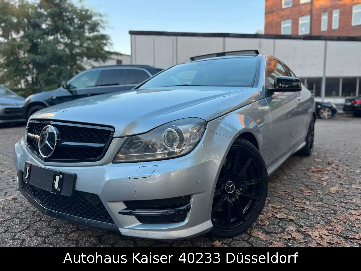 Mercedes-Benz C 250 CGI Coupe BE AMG-Paket-Line /Pano/R-Kam/TW Silber - 2