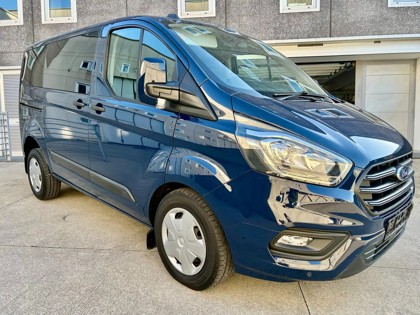 Ford Tourneo Custom 2.0 TDCI L1H1 9 POSTI IMMATRICOLATO 12/2021 Bleu - 1