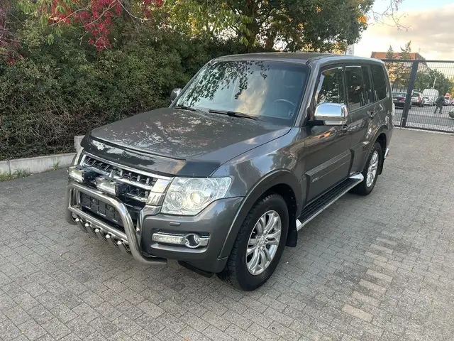 Mitsubishi Pajero 3.2 DI-D Diamant Edition