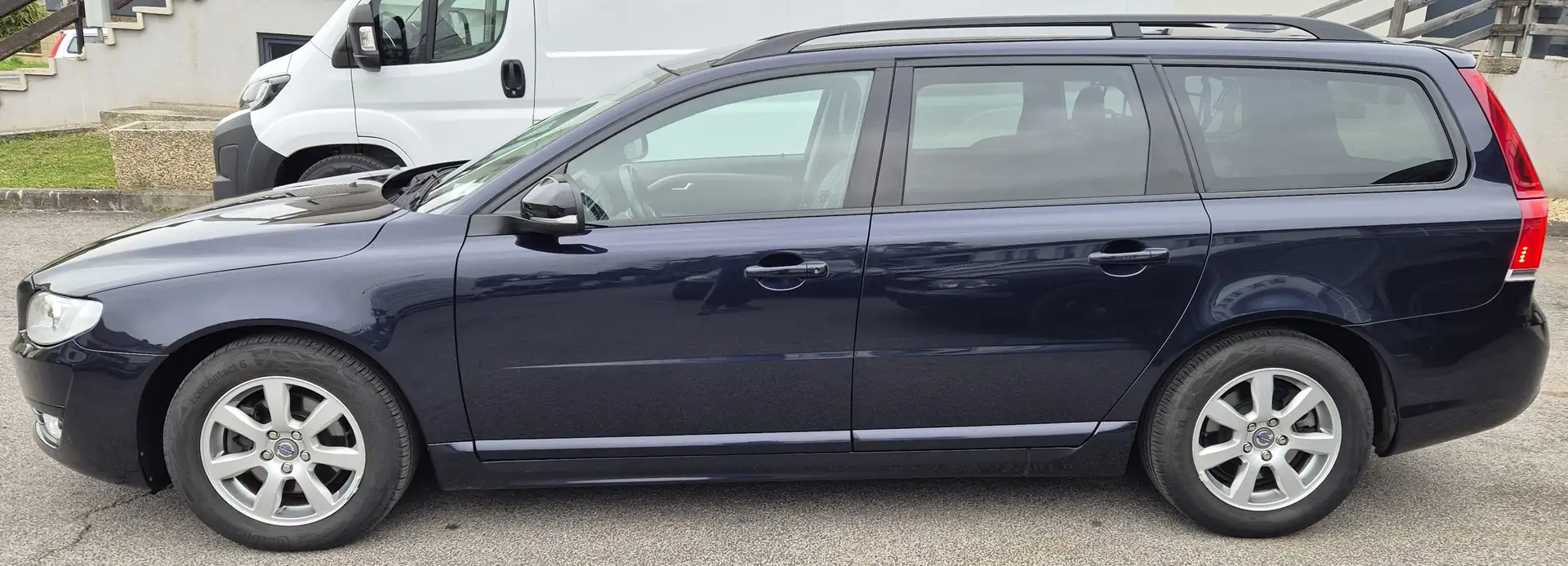 Volvo V70 D3 Aut. Linje Svart  Zahnriemen neu Blau - 2