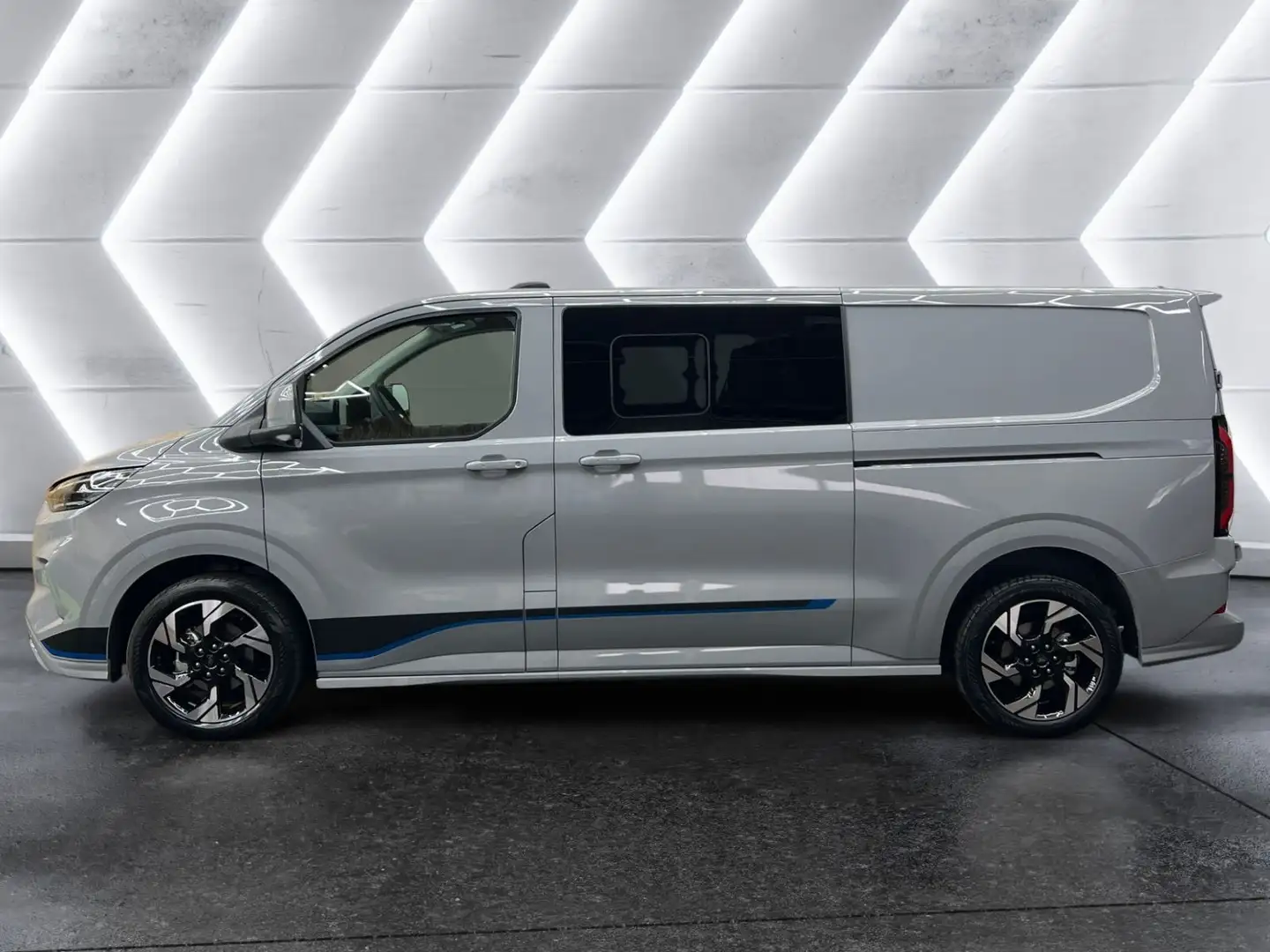 Ford Transit Custom DoKa L2 ALLRAD **SPORT** auf Lager Grau - 2