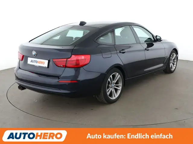 BMW 3 Series view 6