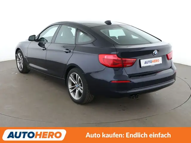 BMW 3 Series view 4