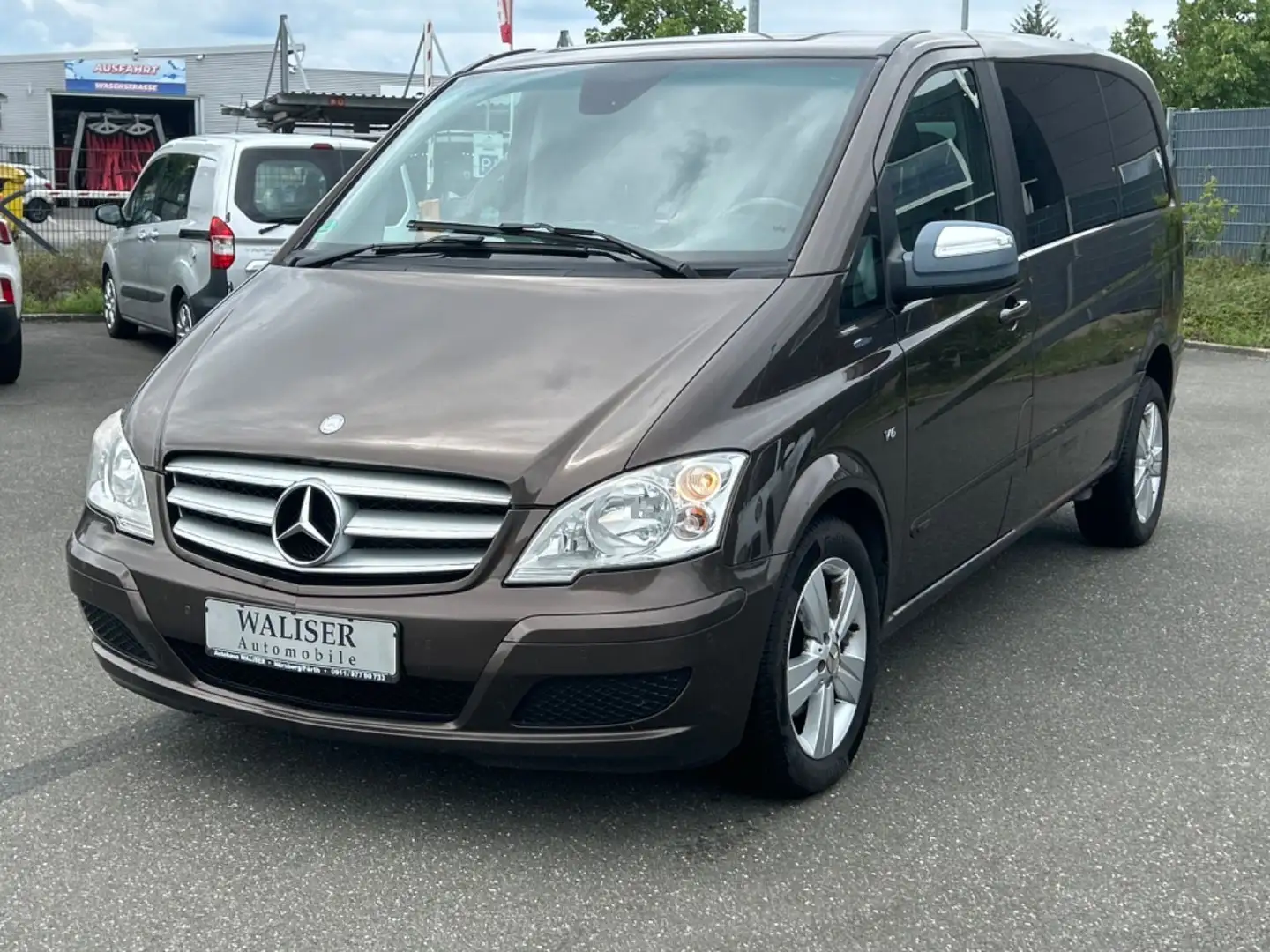 Mercedes-Benz Viano 3.0 CDI Trend Edition Kompakt Braun - 2