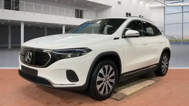 Mercedes-Benz EQA 250 Batterie96,2% AHK*Kamera*LED*Leder*18*DA