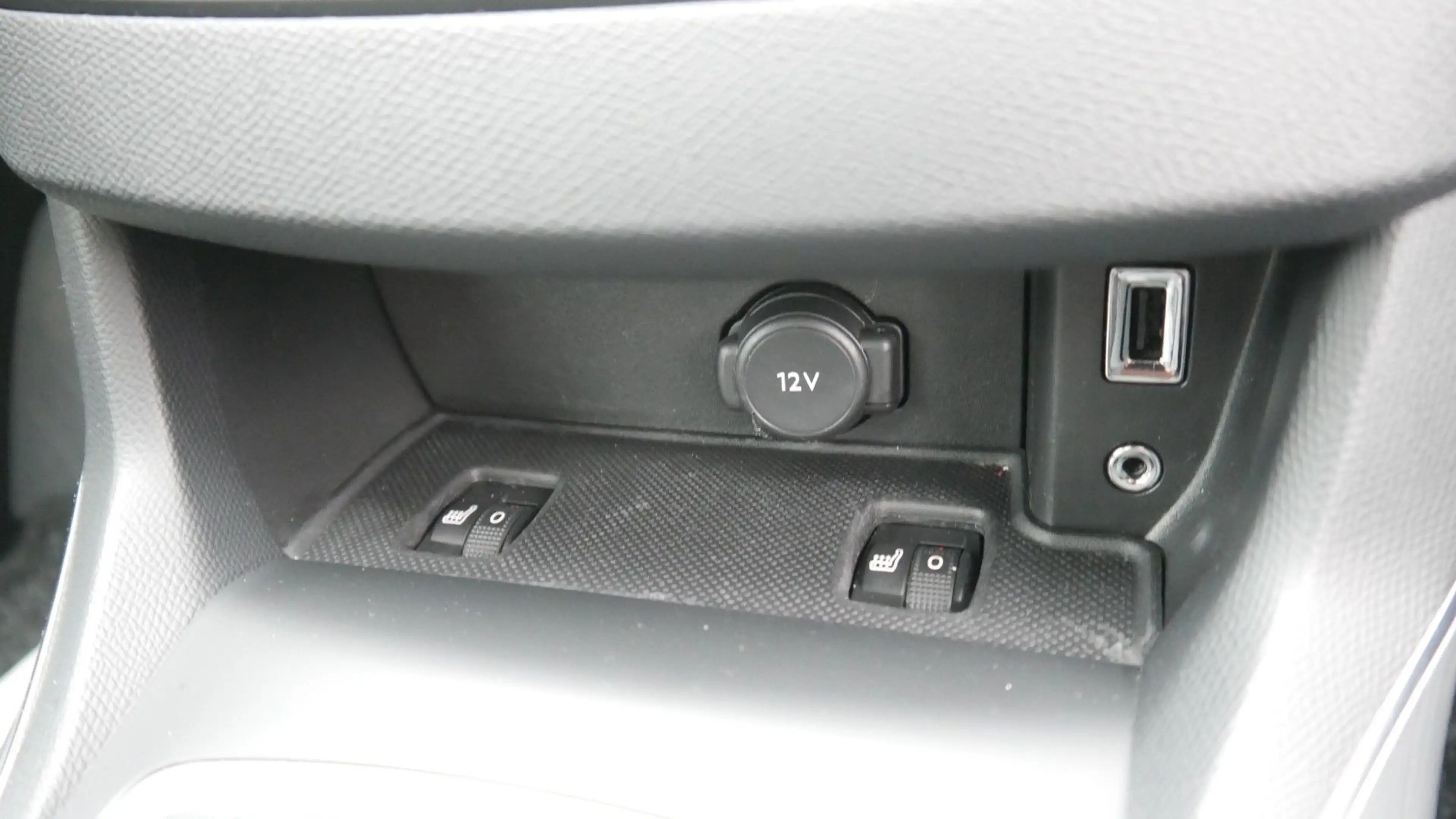 Peugeot 308 SW Style — photo 14