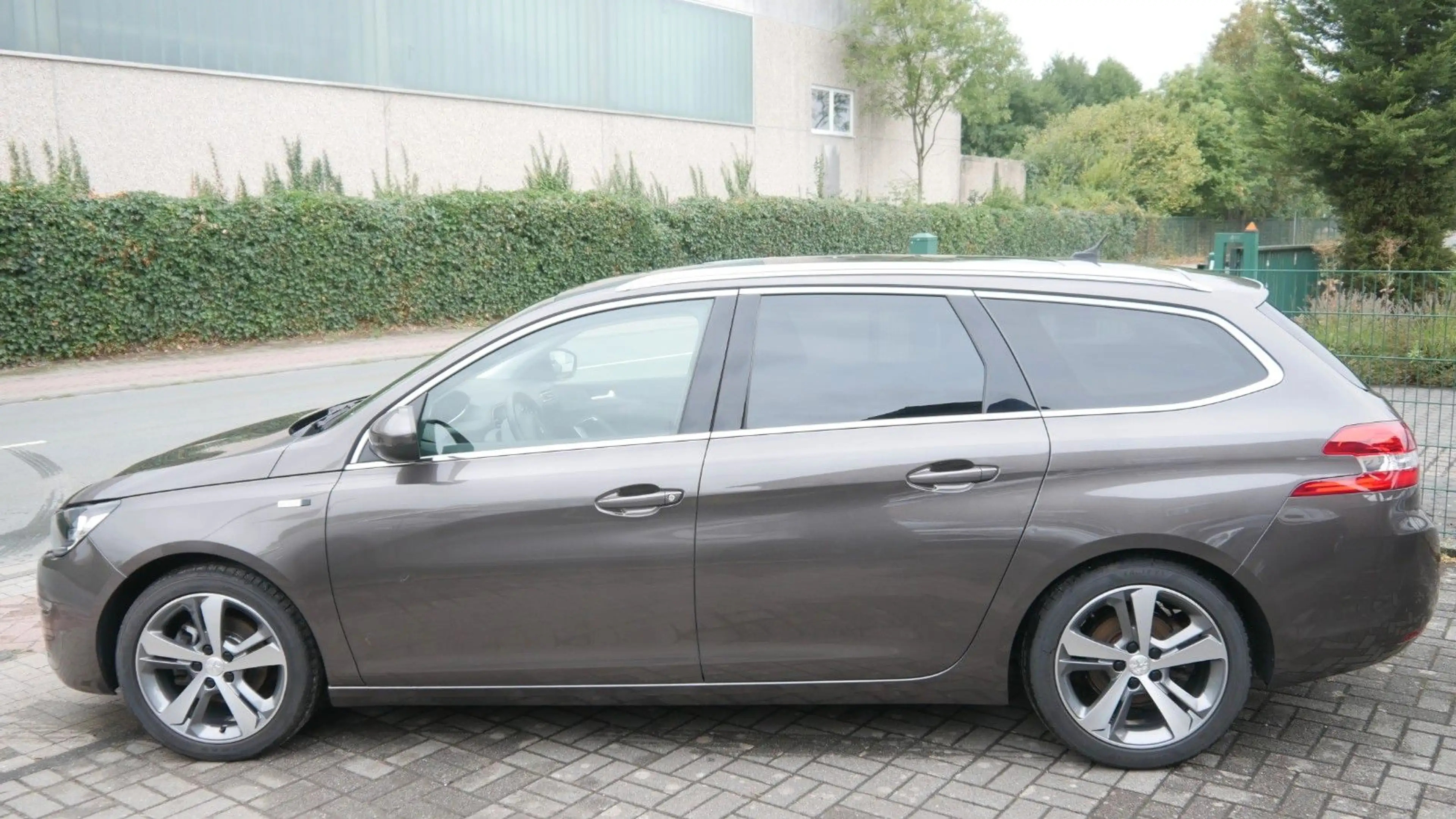 Peugeot 308 SW Style — photo 4