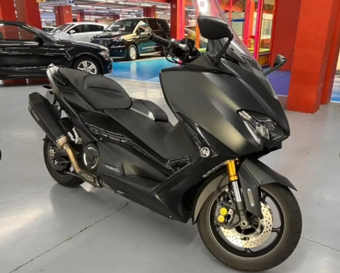 Yamaha TMAX 560 Černá - 1