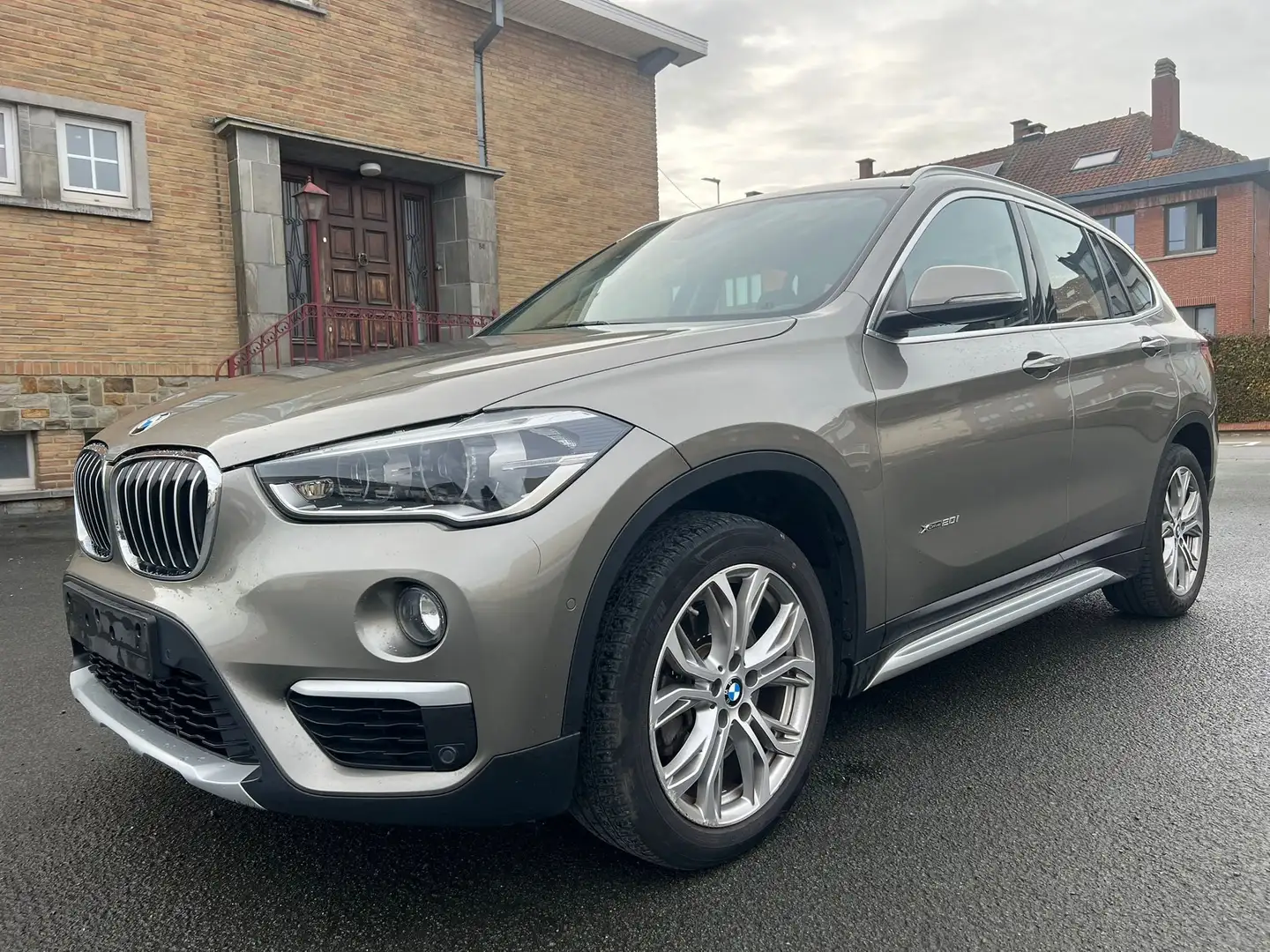 BMW X1 X1 2.0iA sDrive20 Bronze - 1