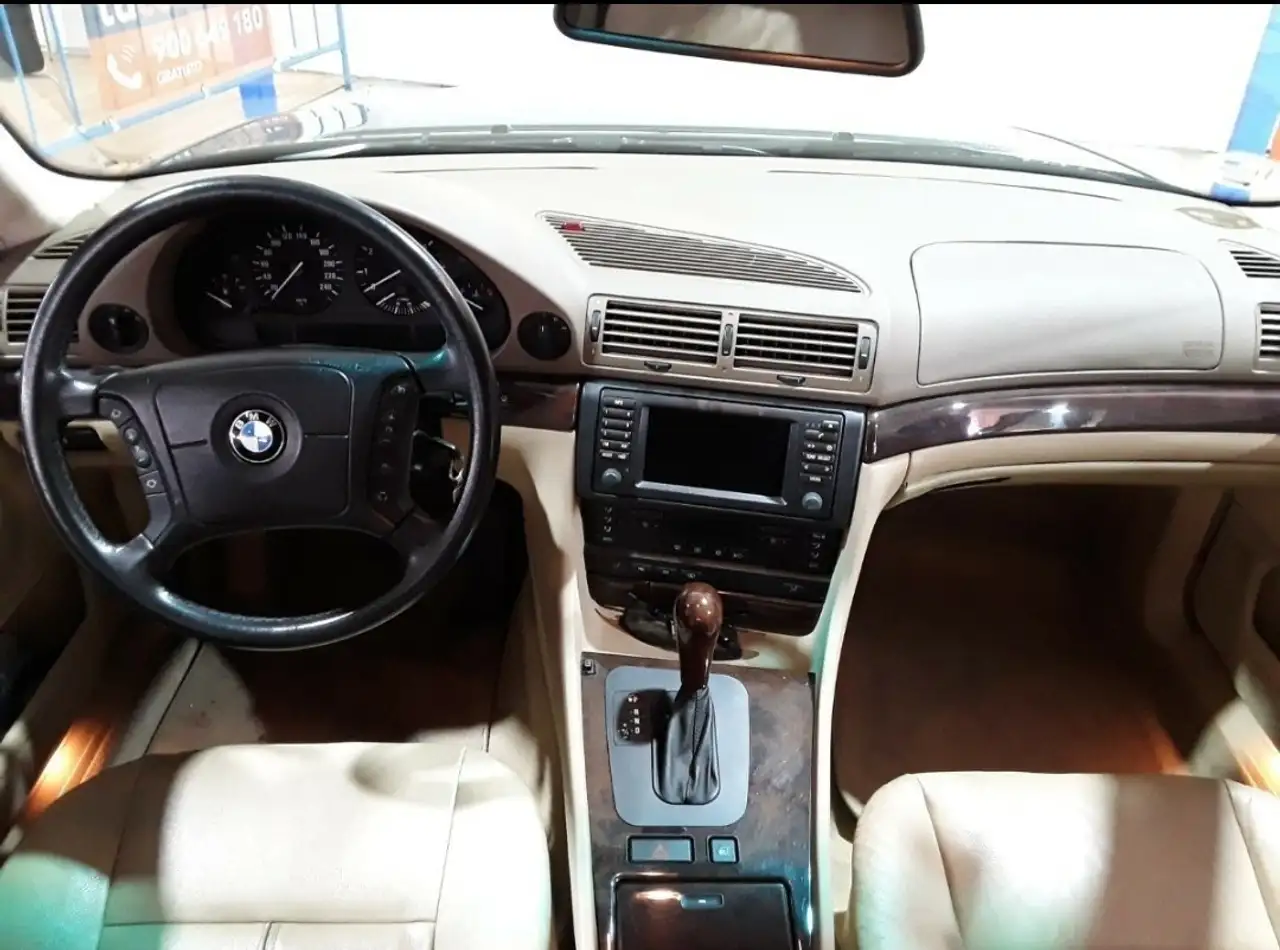 BMW 740i, foto 3