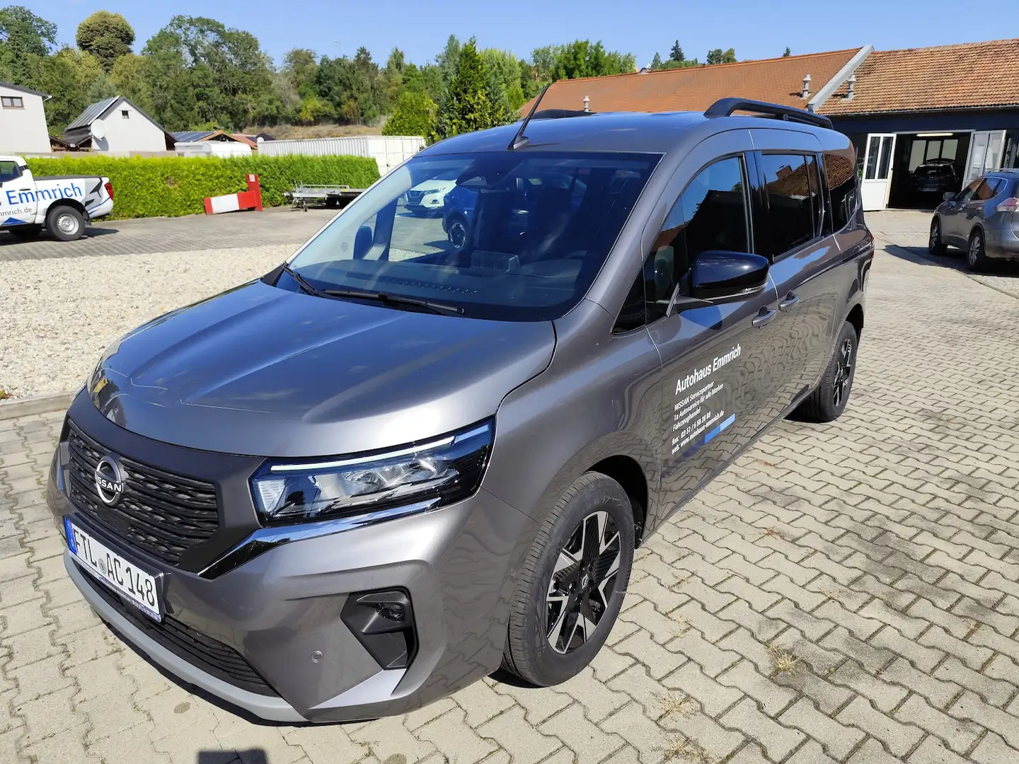 Nissan Townstar L2 Tekna 7 Sitzer Navi Cam Grau - 1