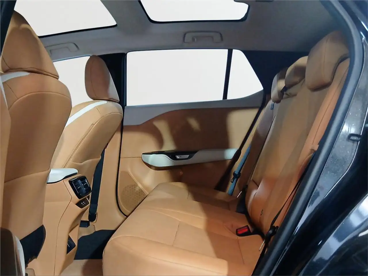 Lexus RZ 2026 — фото 12