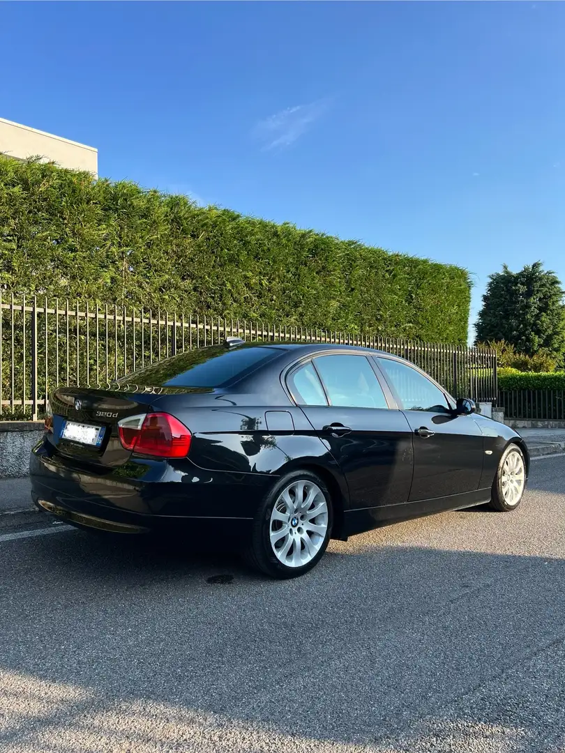 BMW 320 320d Attiva Nero - 1