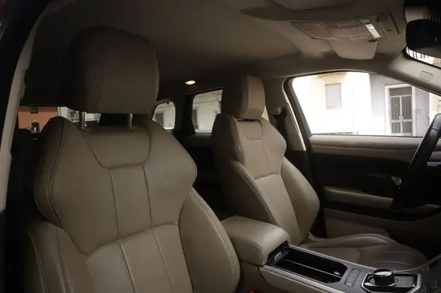 Land Rover Range Rover Evoque view 9