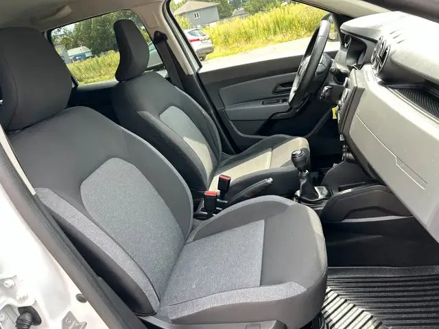 Dacia Duster view 25
