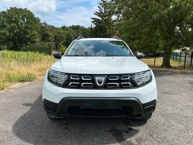 Dacia Duster view 8