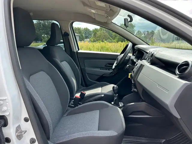 Dacia Duster view 20