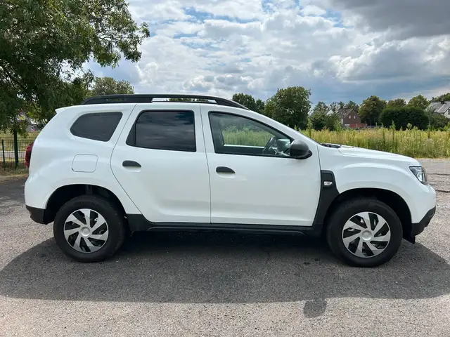 Dacia Duster view 6