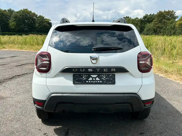 Dacia Duster view 4