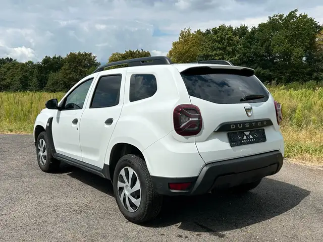 Dacia Duster view 3