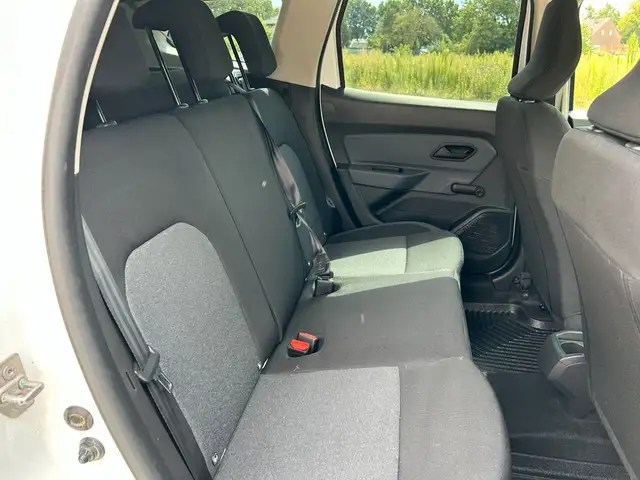 Dacia Duster view 17