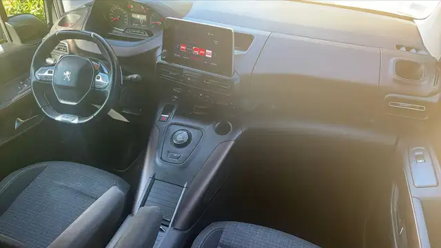 Peugeot Rifter view 10