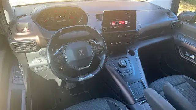 Peugeot Rifter view 8