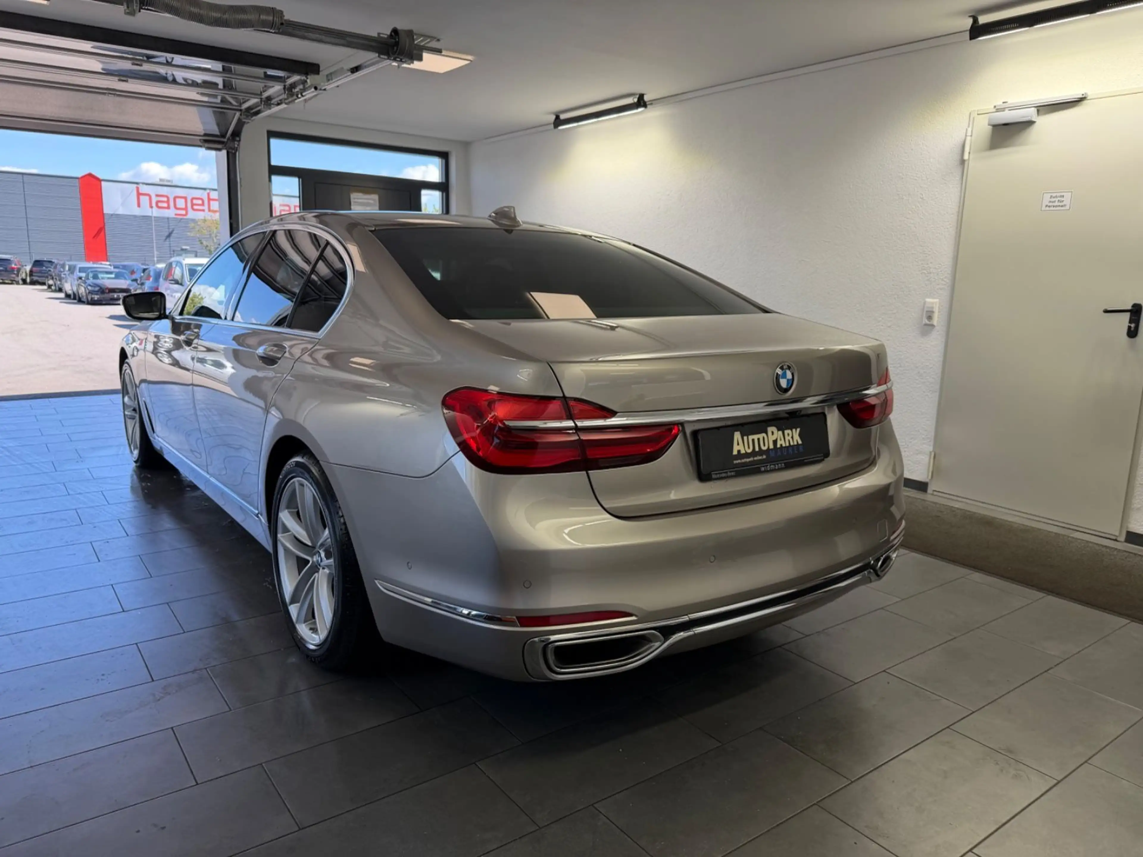 BMW 750 i xDrive | LASER | MASSAGE | HUD | 360° | AHK — photo 7