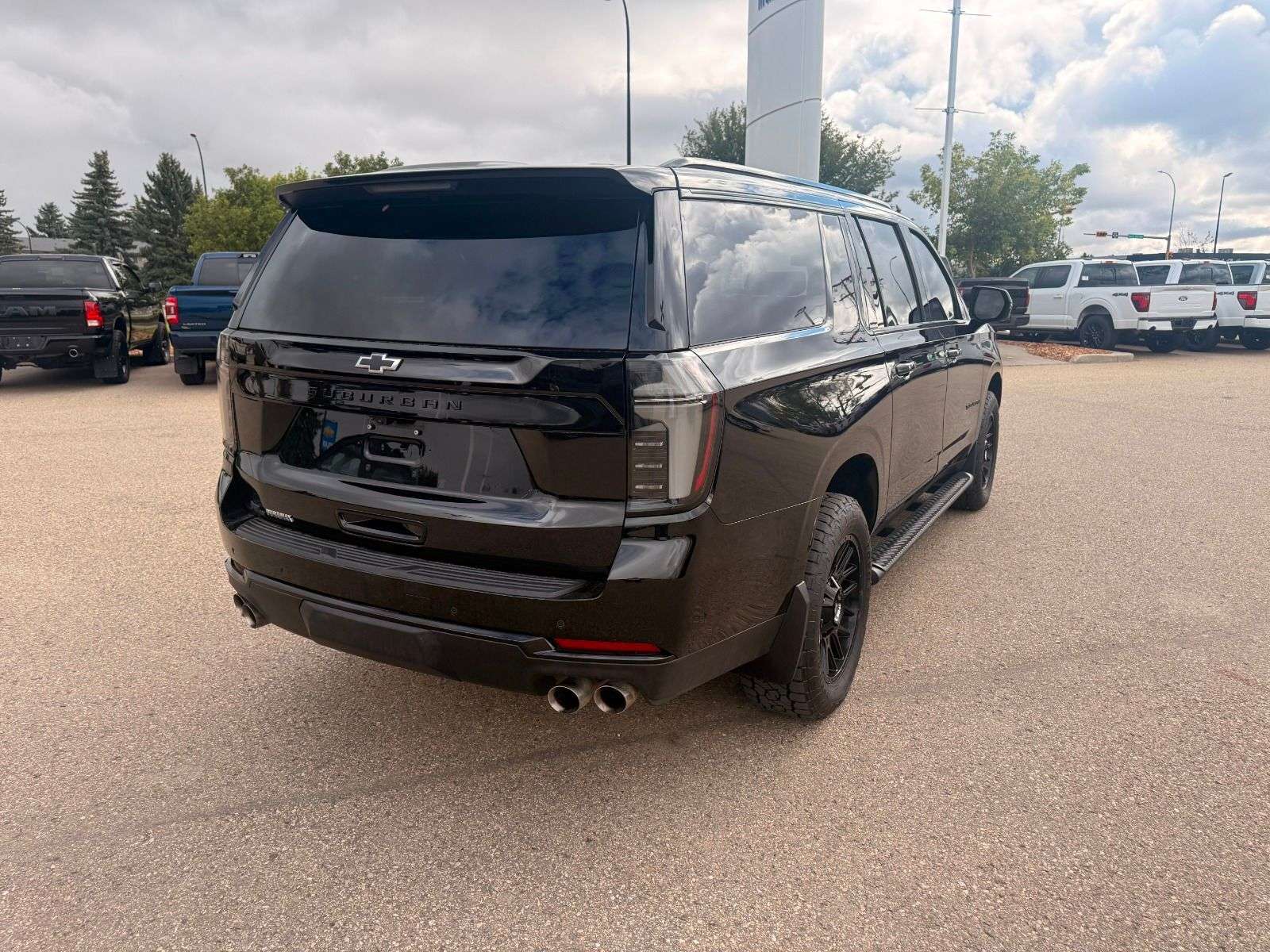 2026 Chevrolet Suburban Z71 — снимка 1