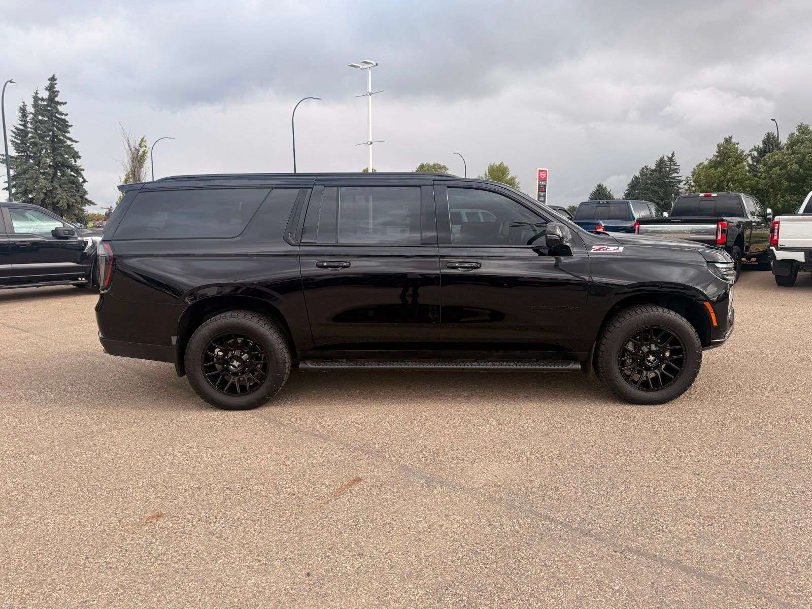 2026 Chevrolet Suburban Z71 — снимка 1