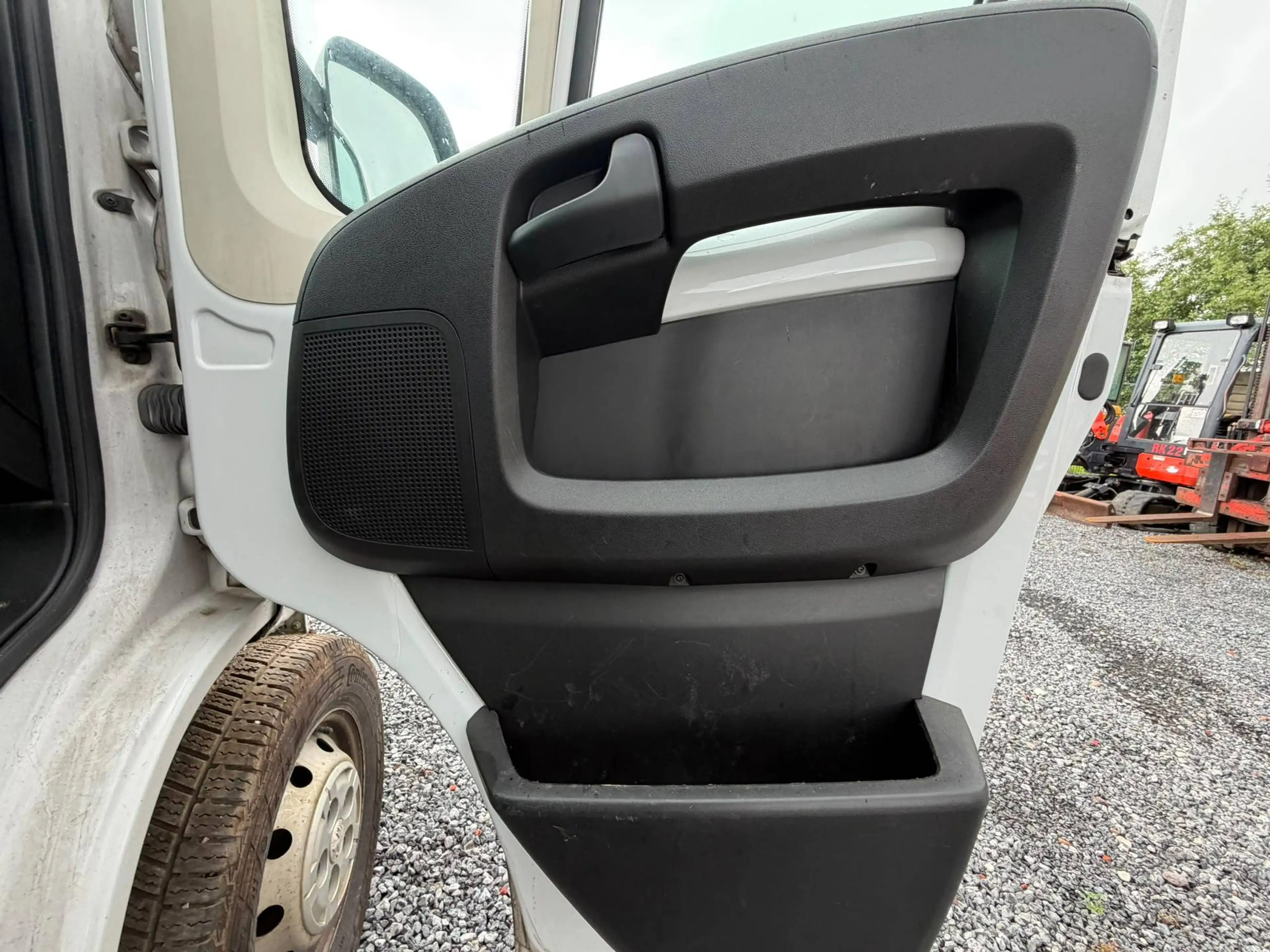 Peugeot Boxer (Stock ID 93000) — photo 11