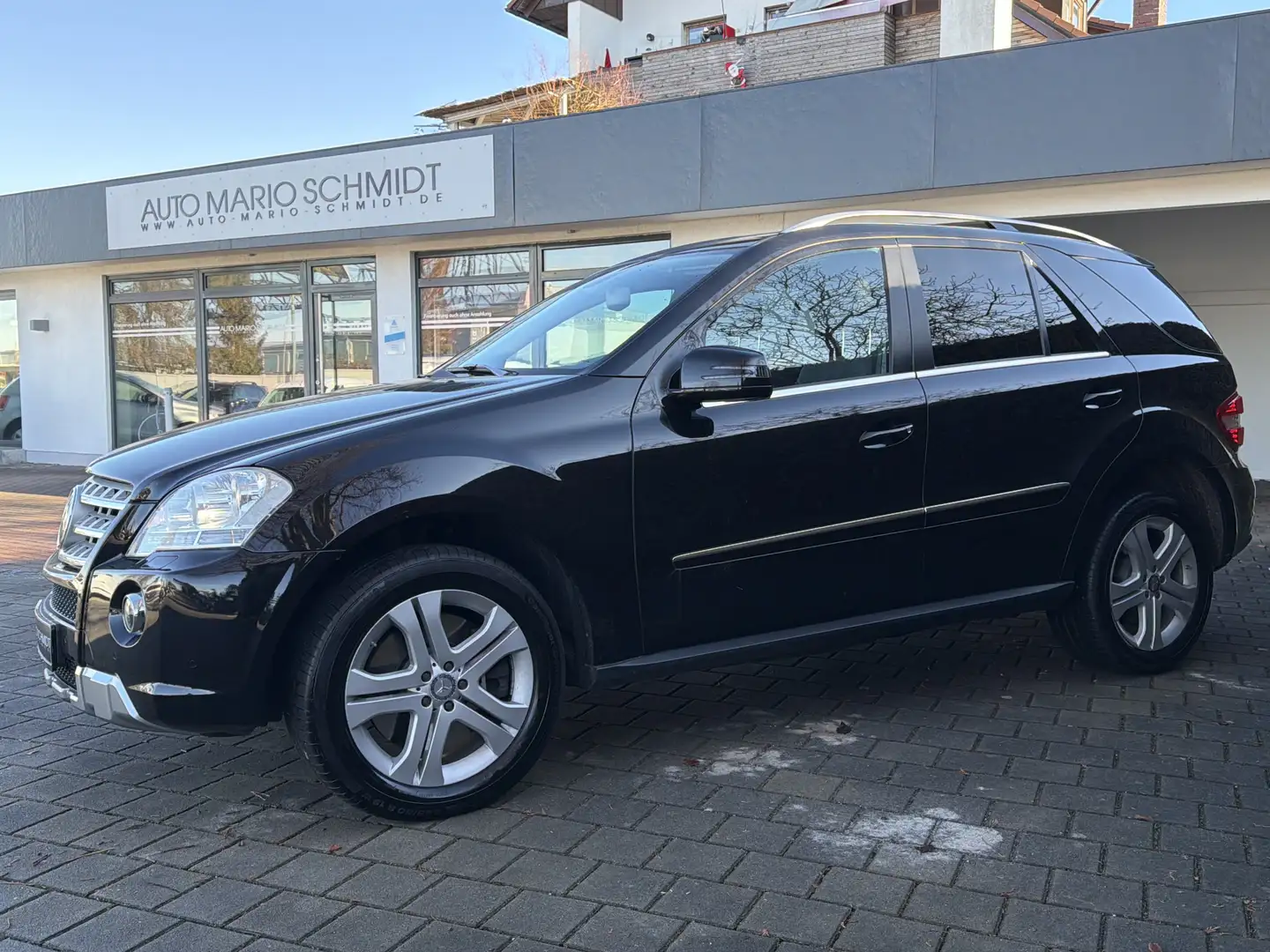 Mercedes-Benz ML 500 5,5l V8 AMG Comand Bi Xenon H&K AHK RFK Schwarz - 2
