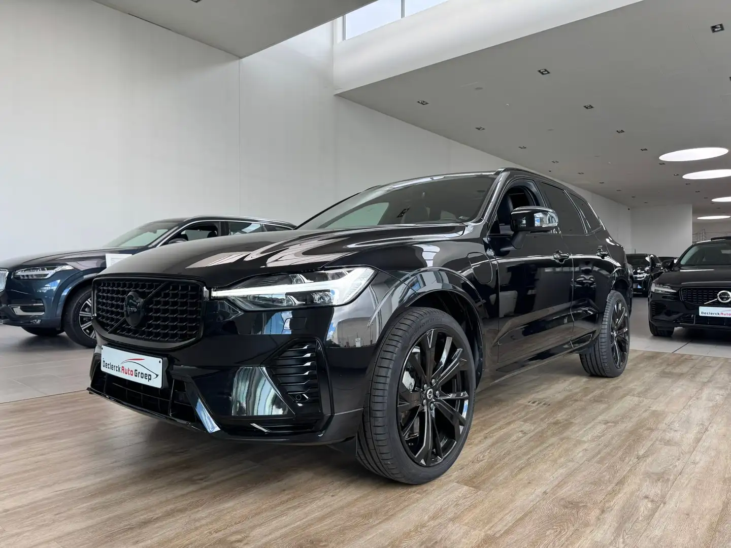 Volvo XC60 T6 AWD BLACK EDITION PLUS*23.000KM*TOPWAGEN !!! Zwart - 2