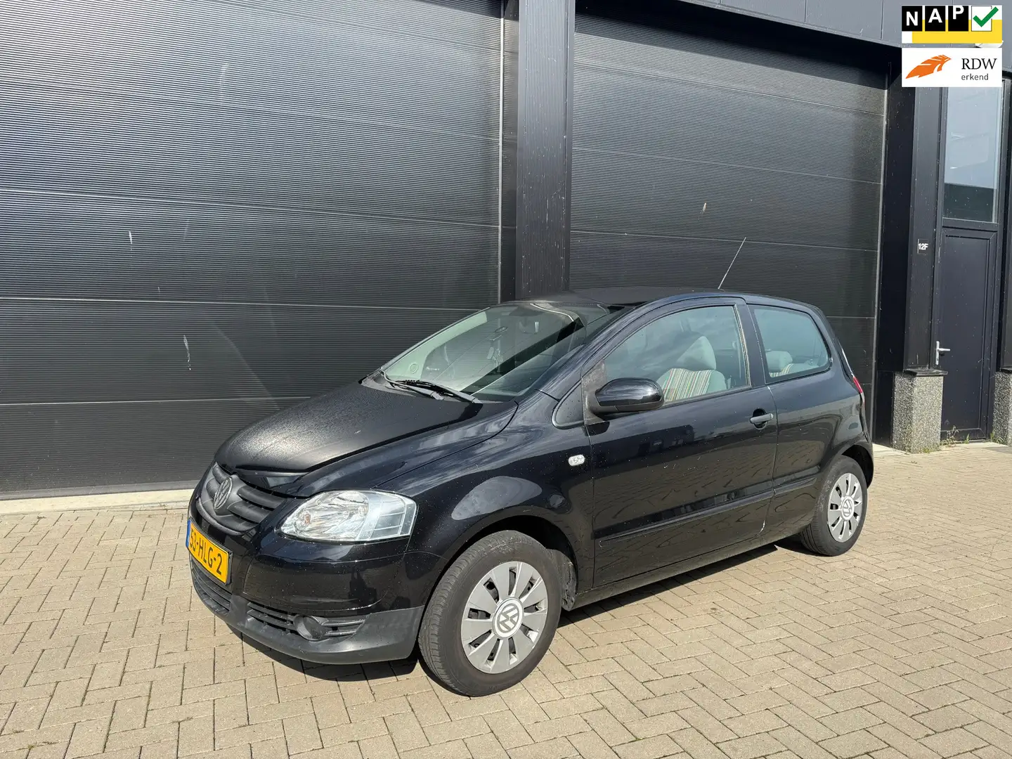 Volkswagen Fox 1.2 Trendline Zwart - 1